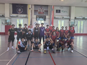 法国学校对加拿大学校